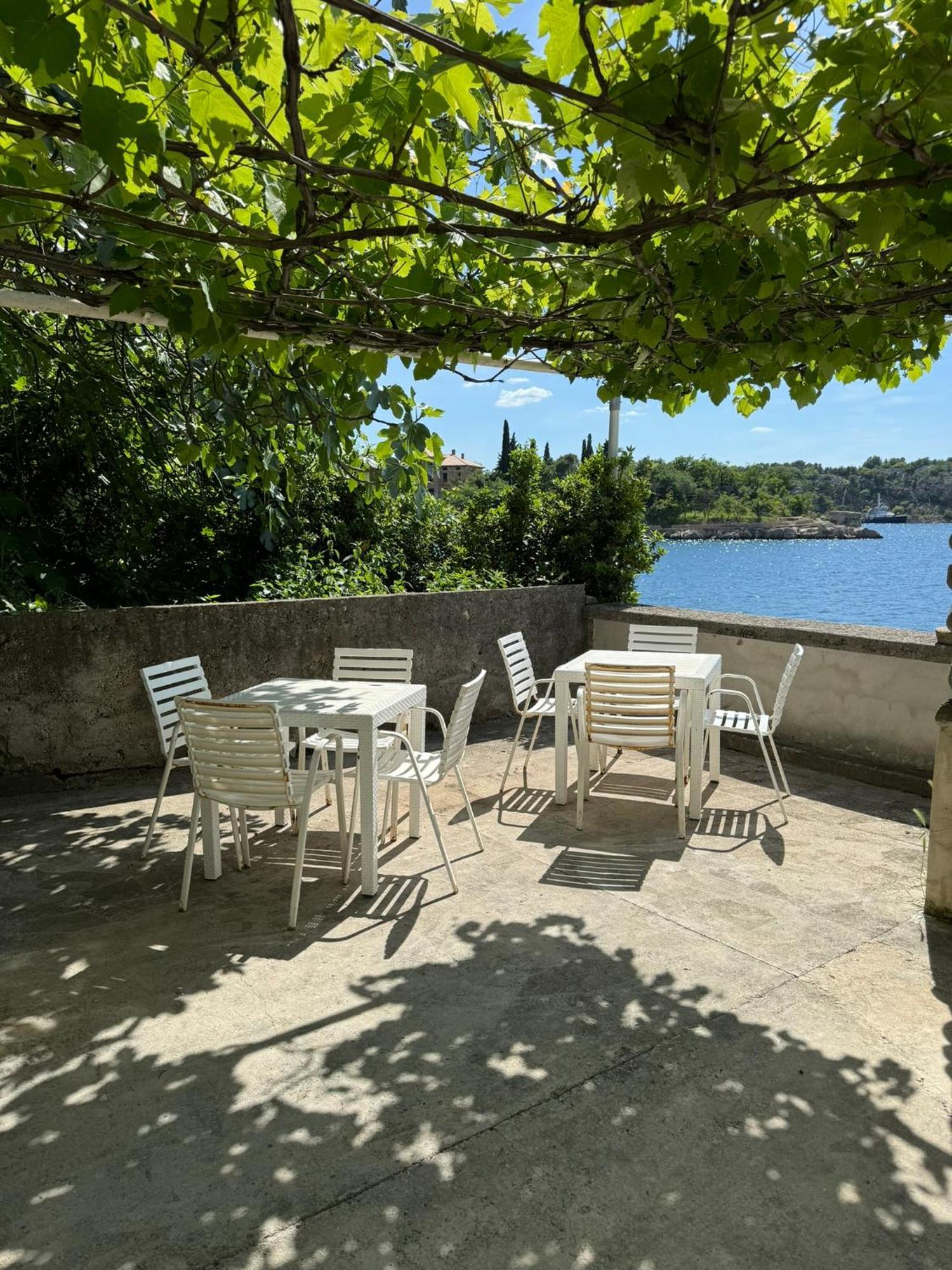 Villa Lovorka By Villa Eva Omišalj Eksteriør bilde